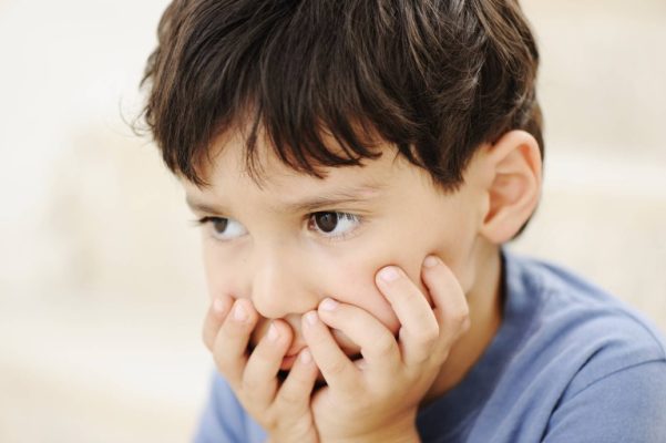 thoái lui ở trẻ tự kỷ